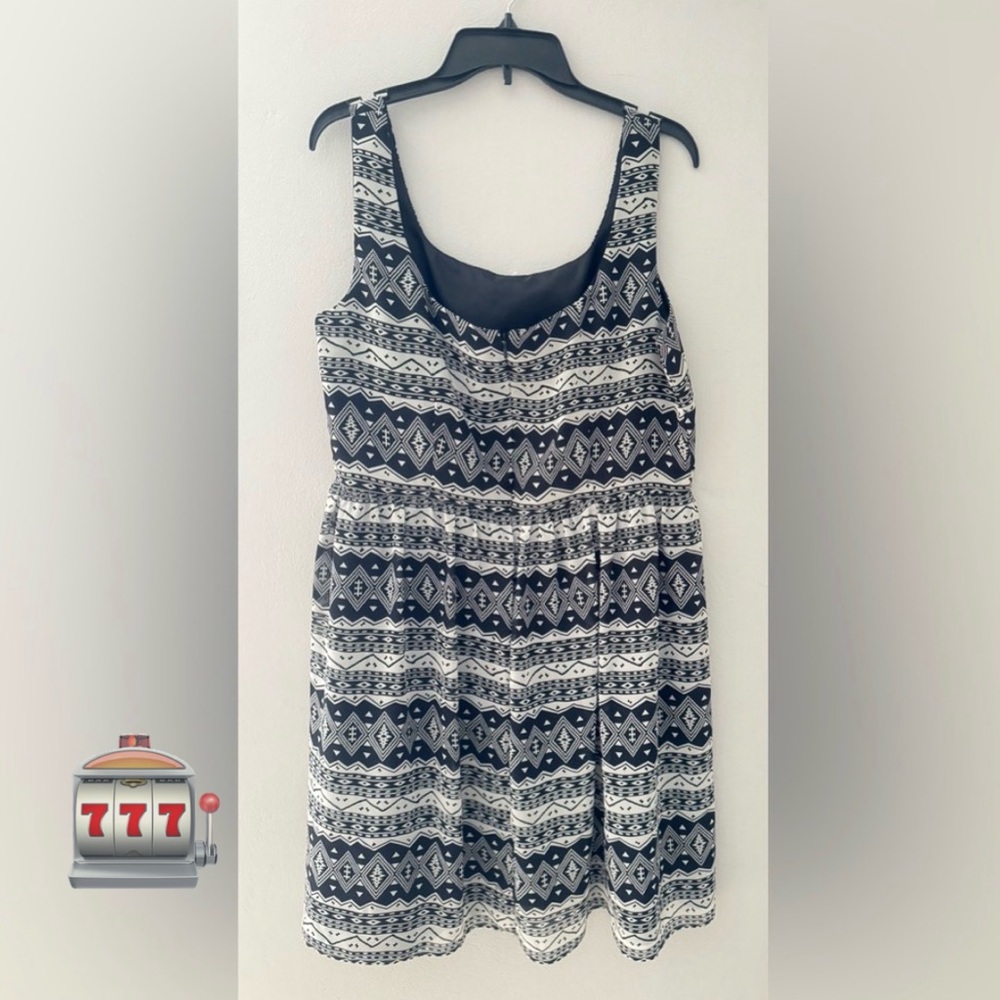 S.L Fashion sleeveless dress in pretty beige and black tones. Size 16
